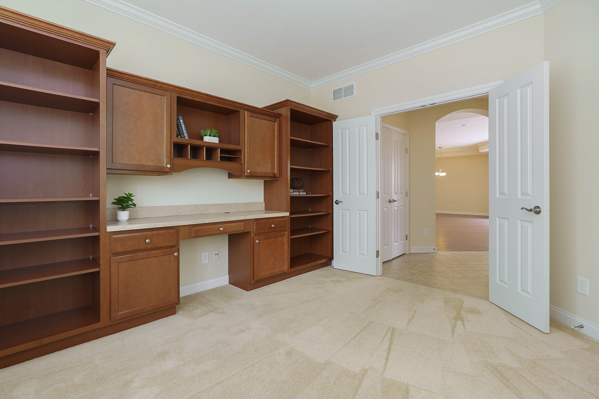 6843 Garden View Dr-12