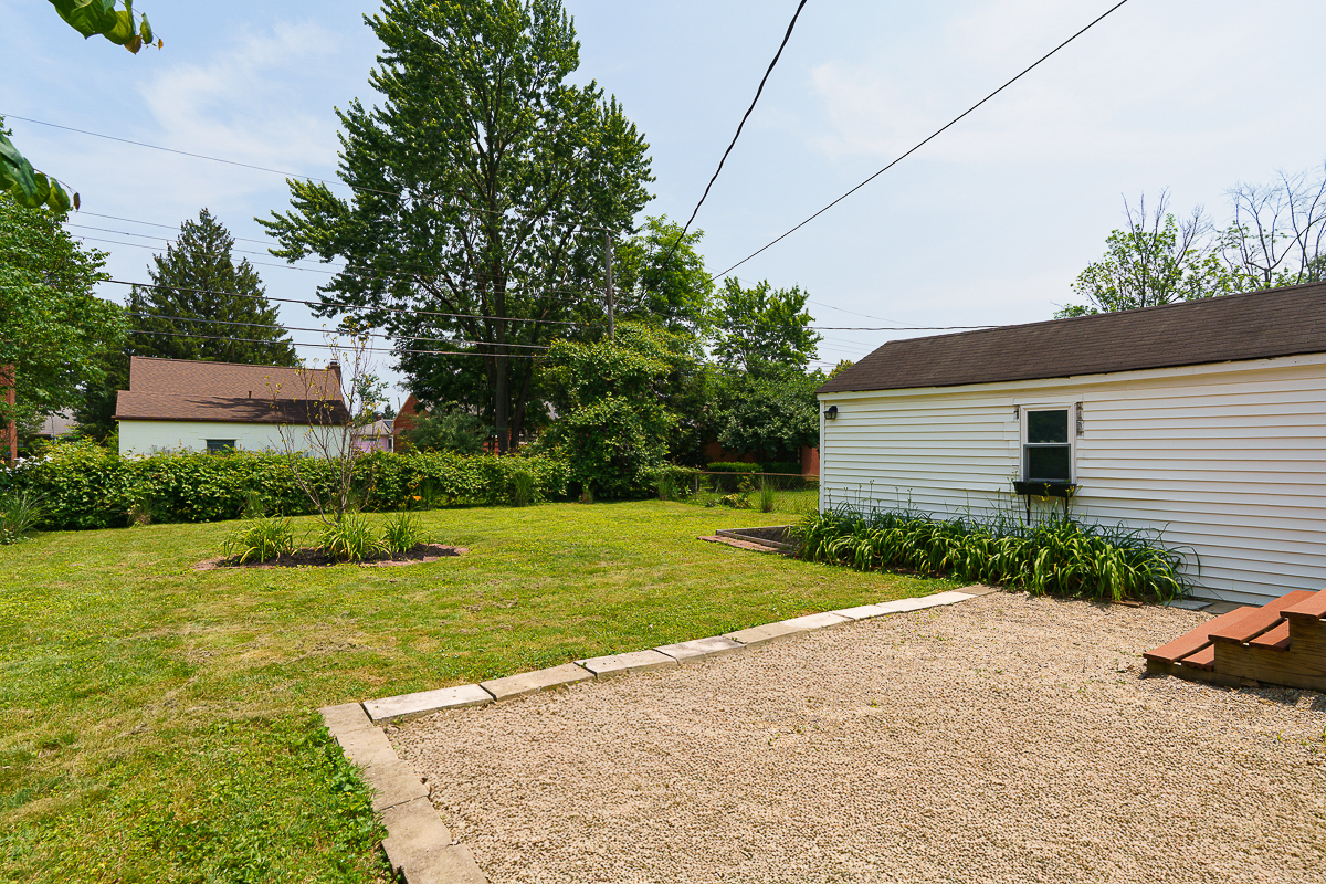 68 N Broadleigh Rd-5