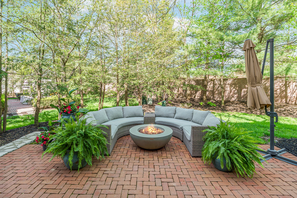 6940 Clivdon Mews-12