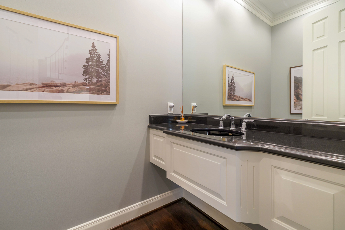 6940 Clivdon Mews-21