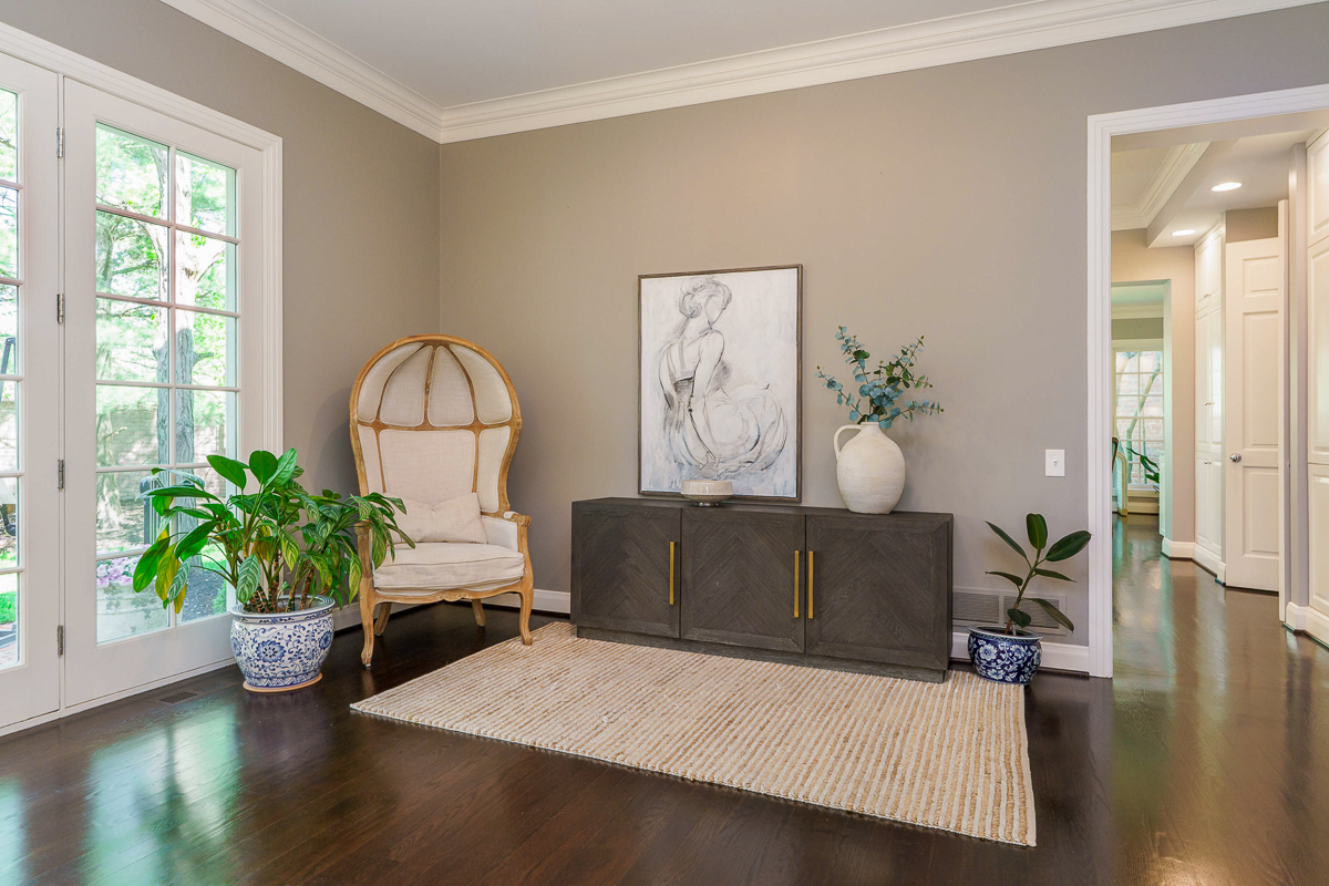 6940 Clivdon Mews-43