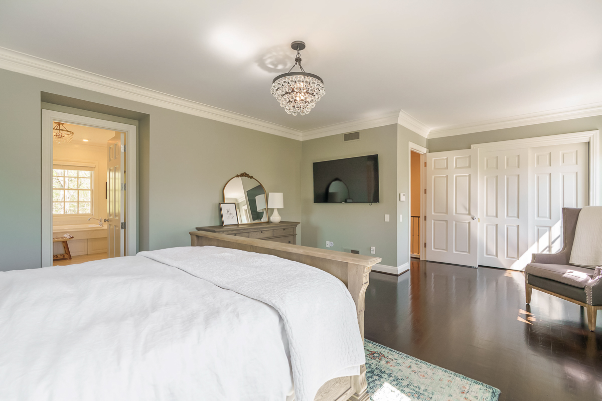 6940 Clivdon Mews-48