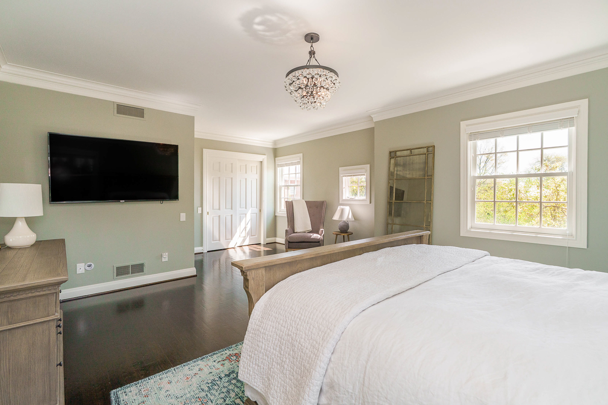 6940 Clivdon Mews-49