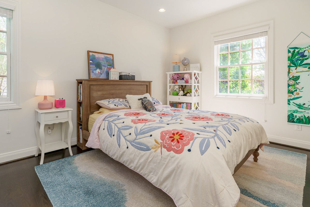 6940 Clivdon Mews-55