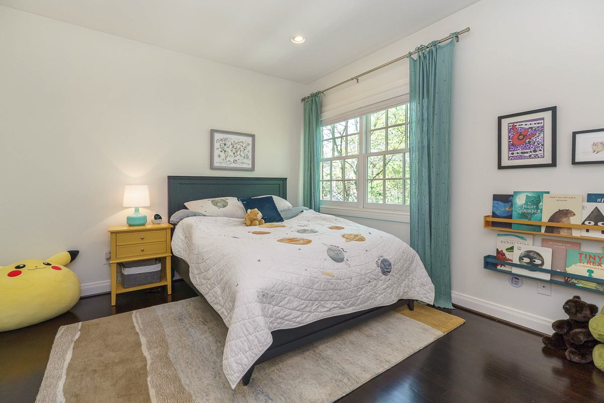 6940 Clivdon Mews-58