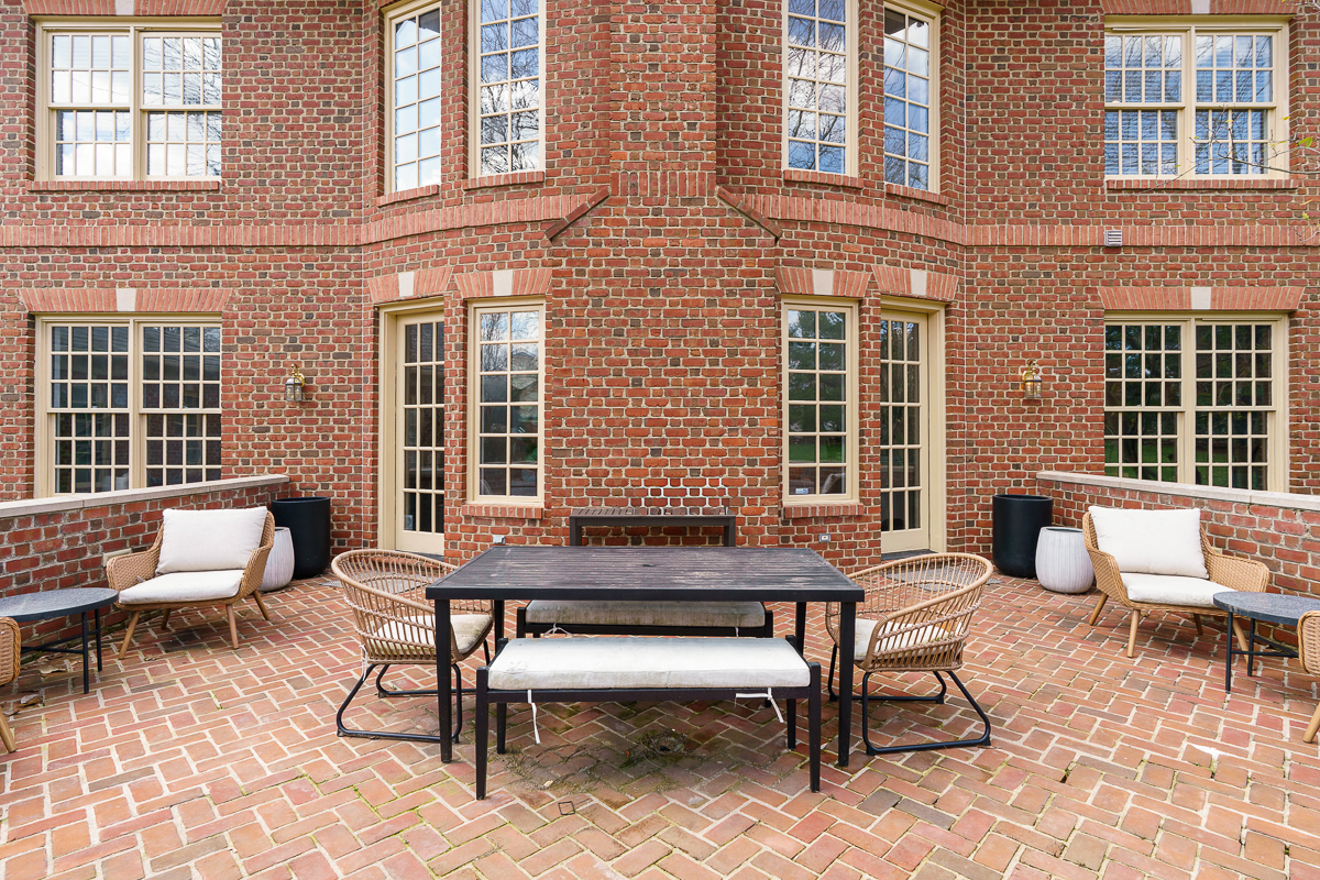 6988 Greensward Rd-10