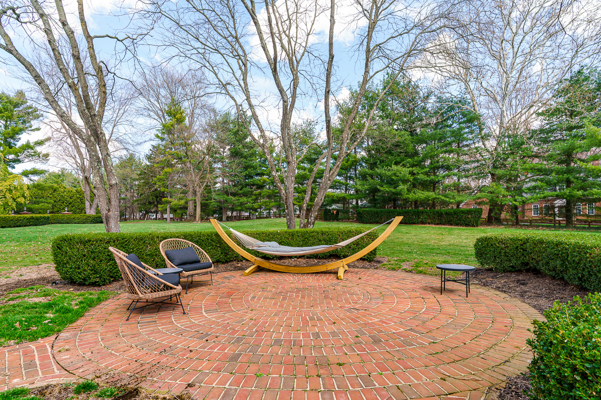 6988 Greensward Rd-11