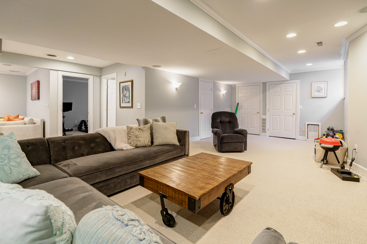 6988 Greensward Rd-18