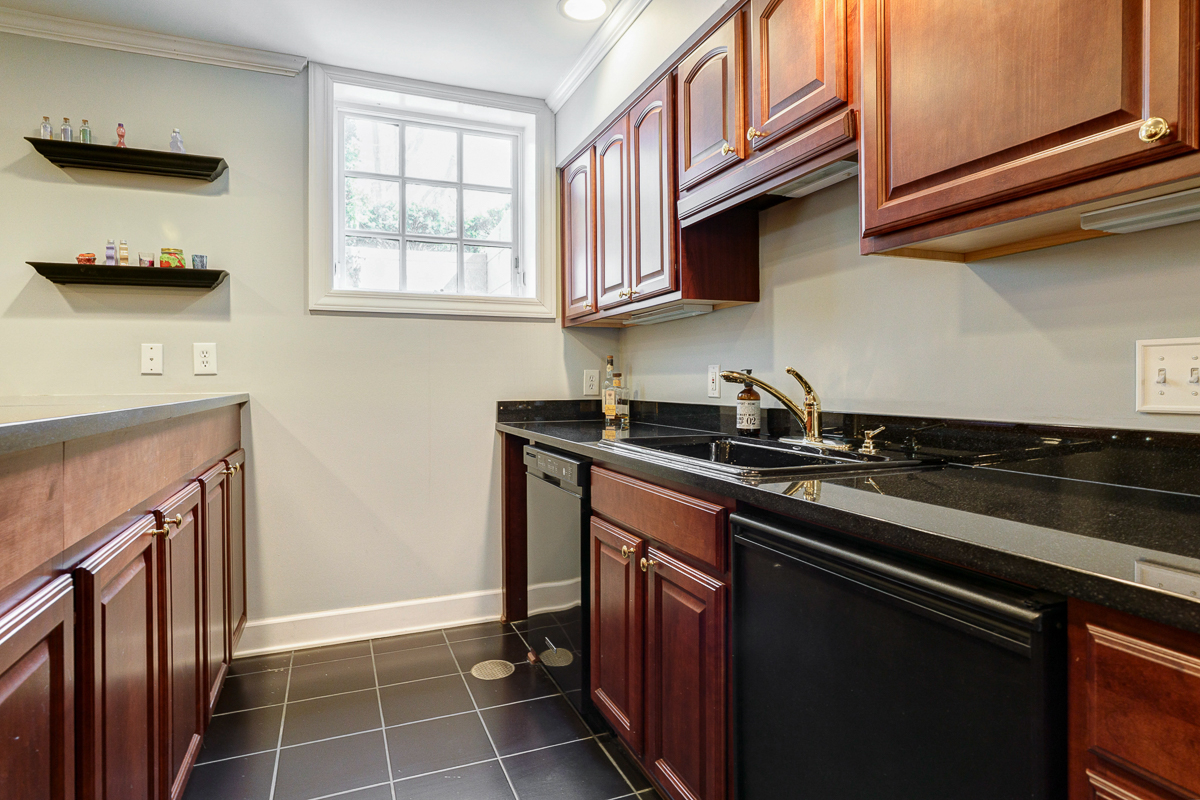 6988 Greensward Rd-20