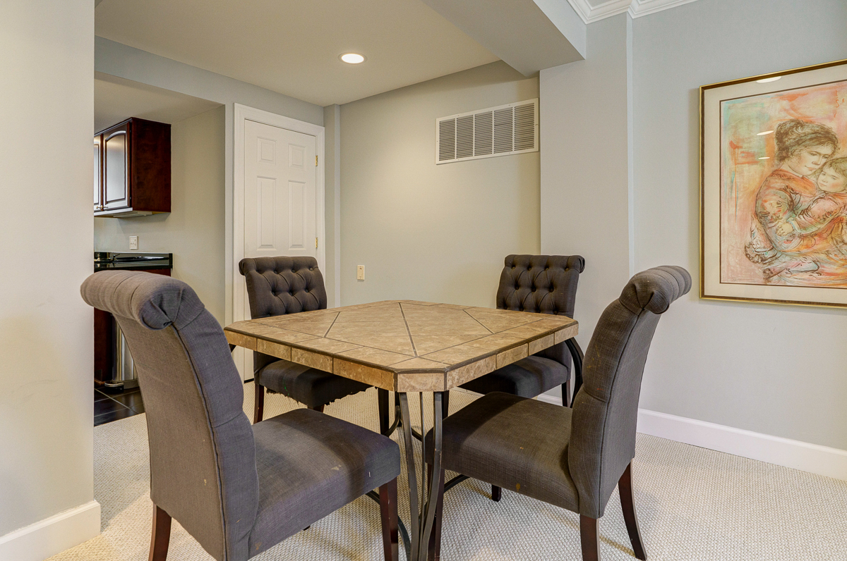 6988 Greensward Rd-22