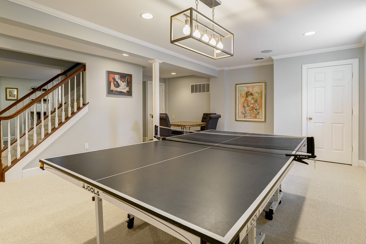 6988 Greensward Rd-23