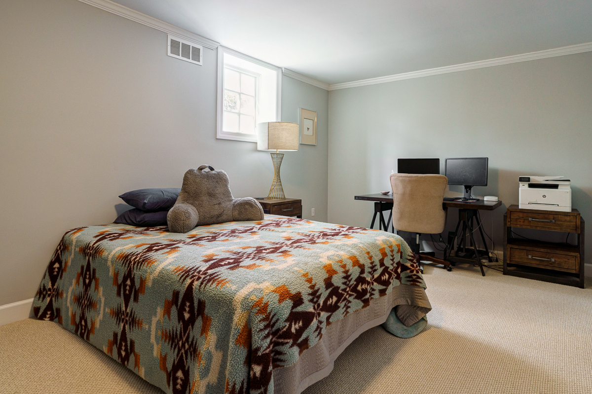 6988 Greensward Rd-24