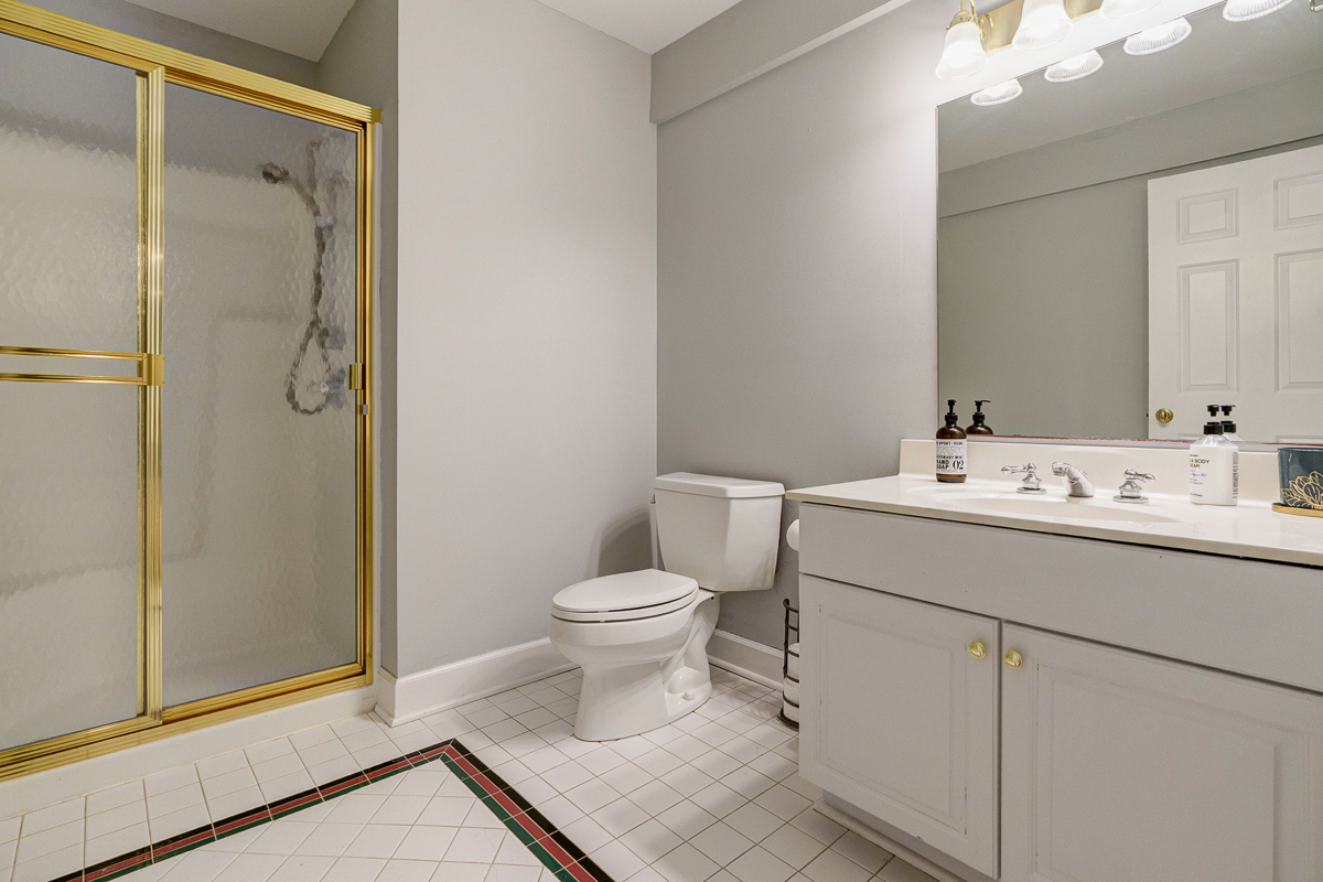 6988 Greensward Rd-26