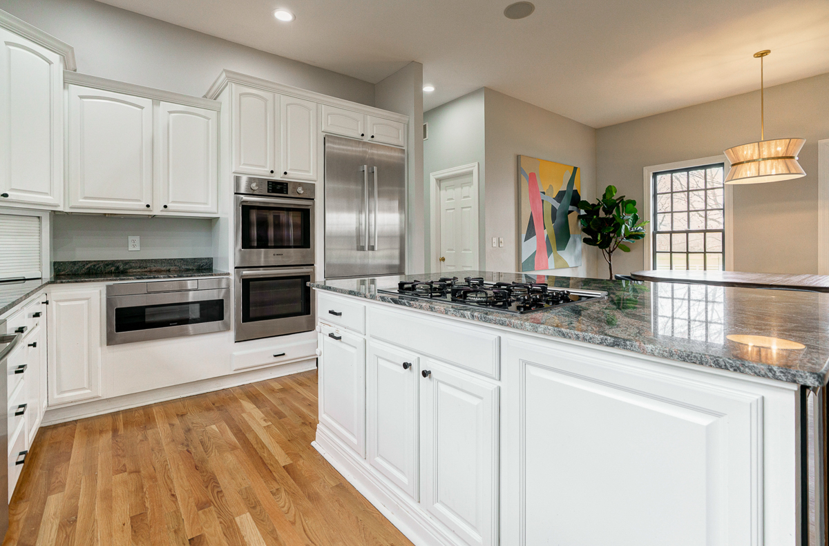 6988 Greensward Rd-45