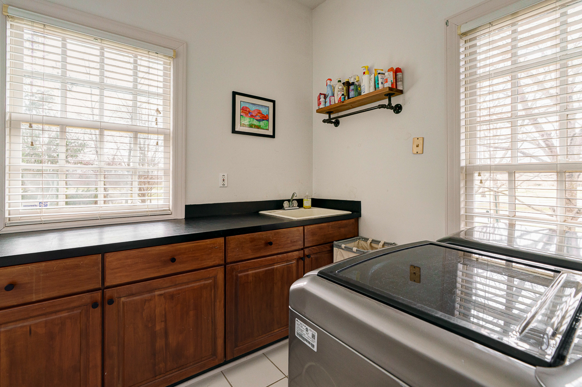 6988 Greensward Rd-51