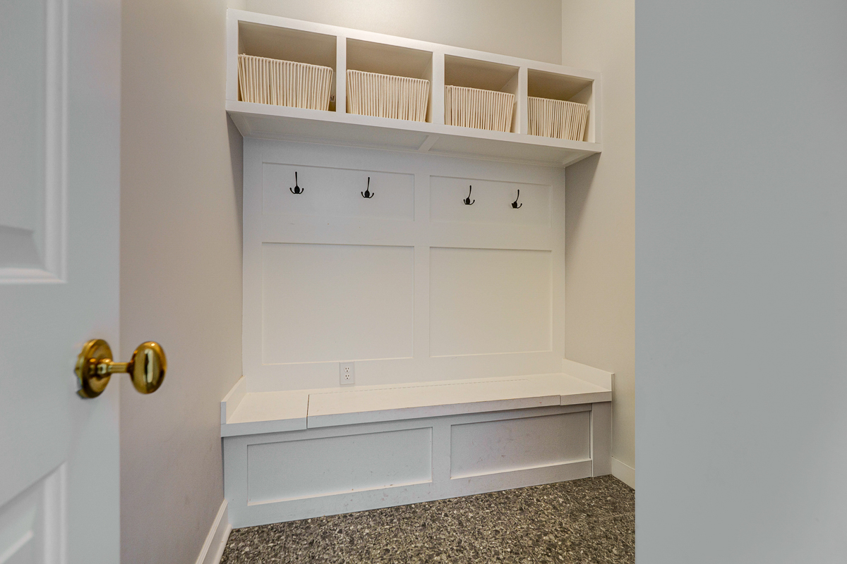 6988 Greensward Rd-54