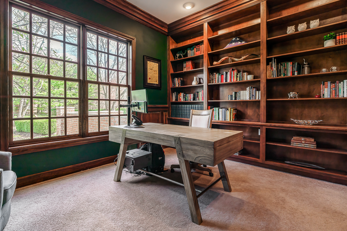 6988 Greensward Rd-55