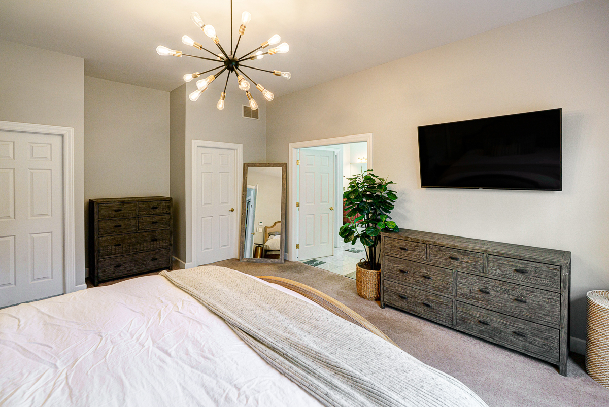 6988 Greensward Rd-57