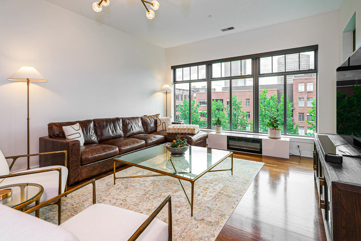 251 Daniel Burnham Sq-13