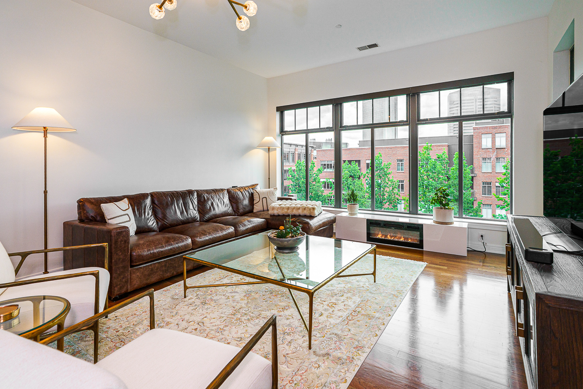 251 Daniel Burnham Sq-14