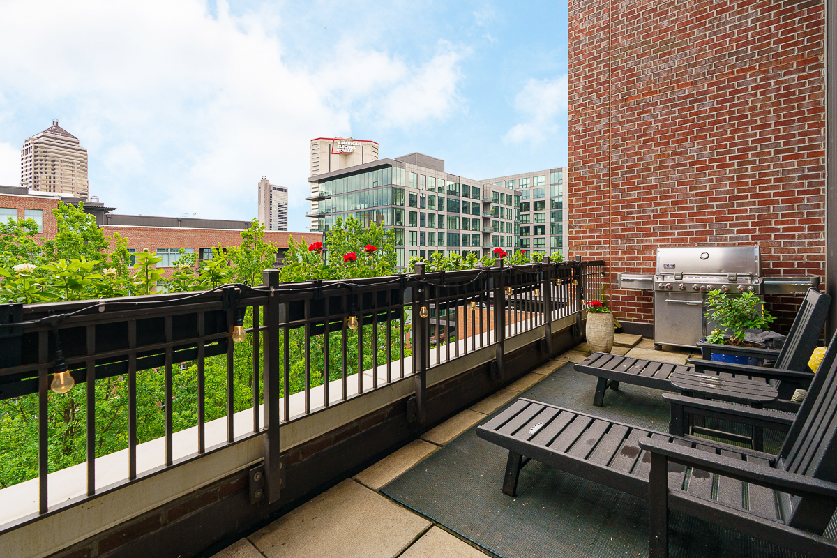 251 Daniel Burnham Sq-17