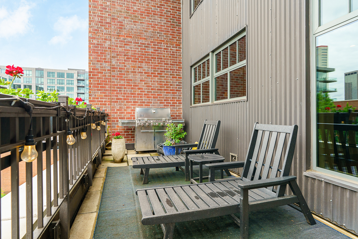 251 Daniel Burnham Sq-19