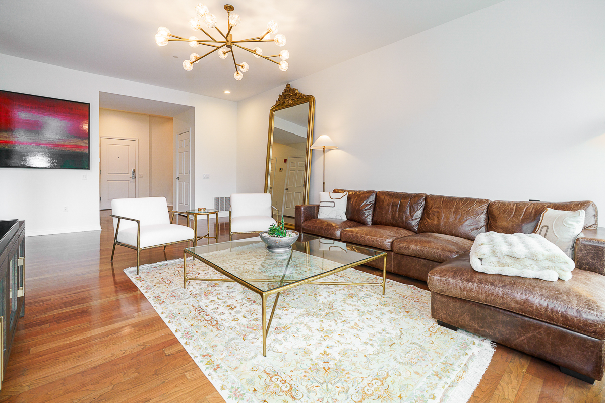 251 Daniel Burnham Sq-20