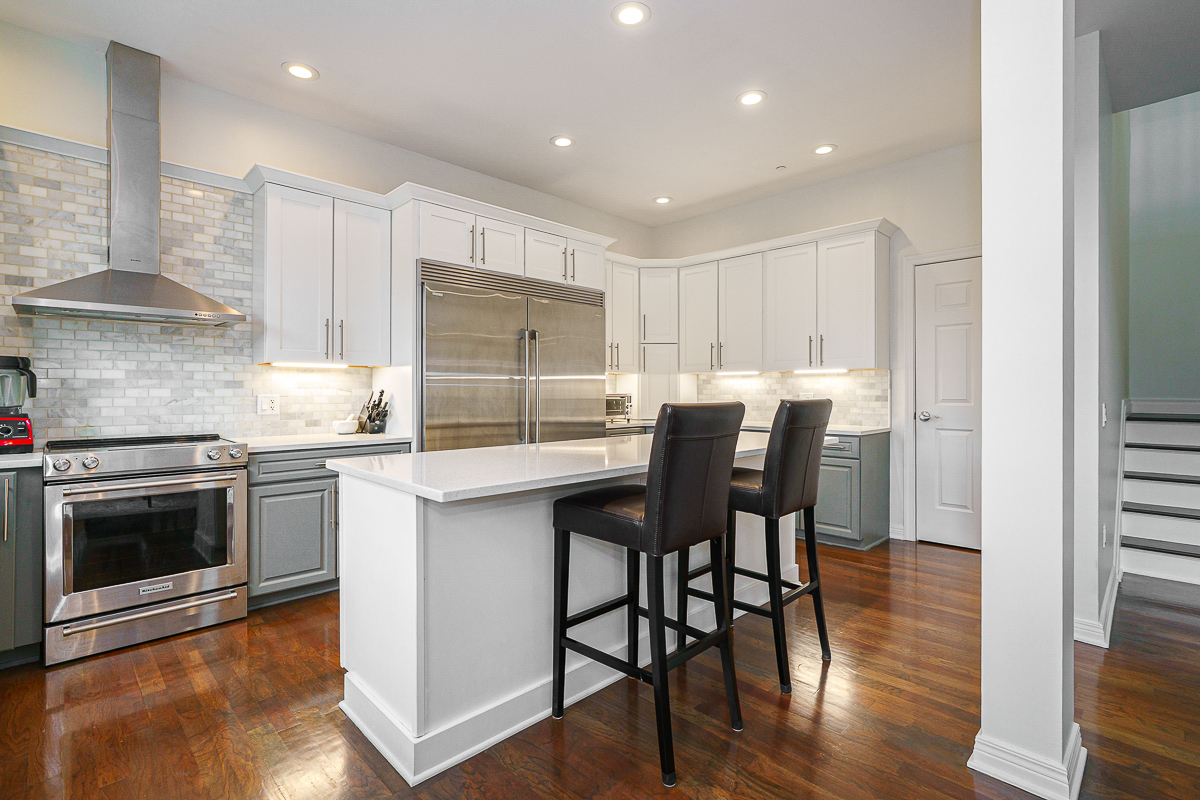 251 Daniel Burnham Sq-26