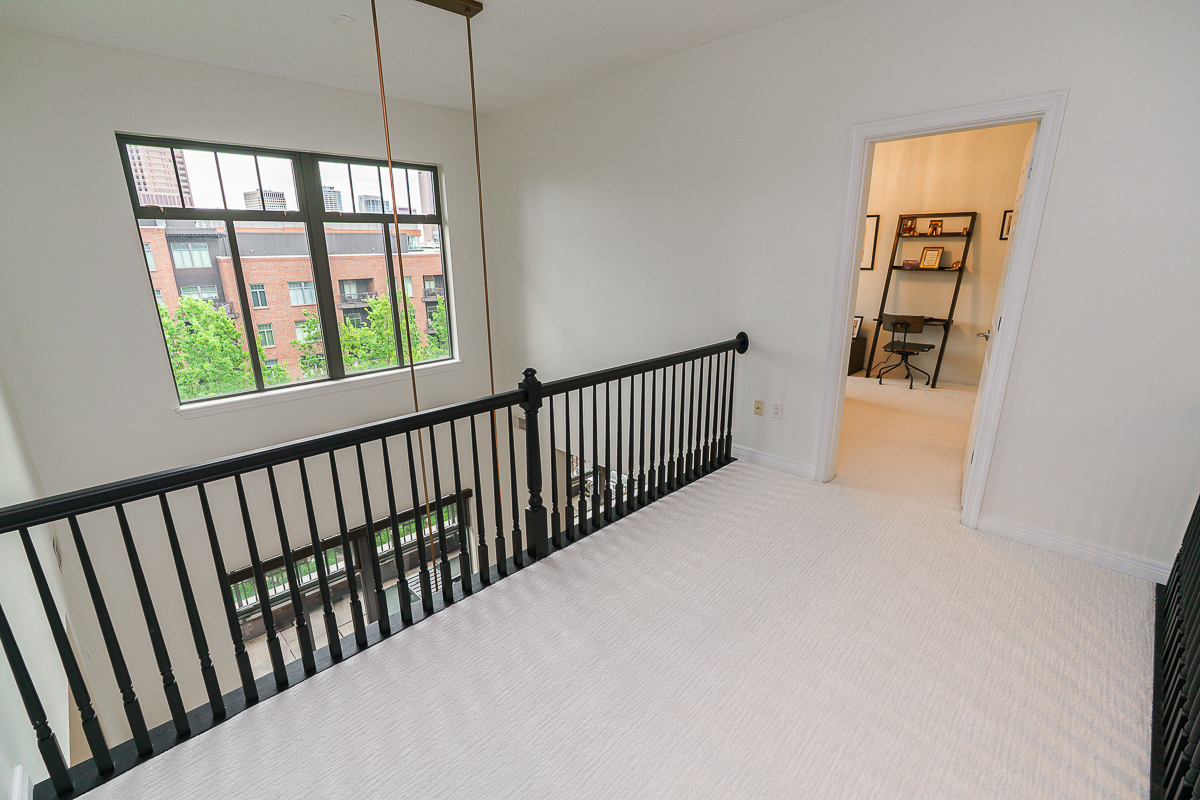 251 Daniel Burnham Sq-35