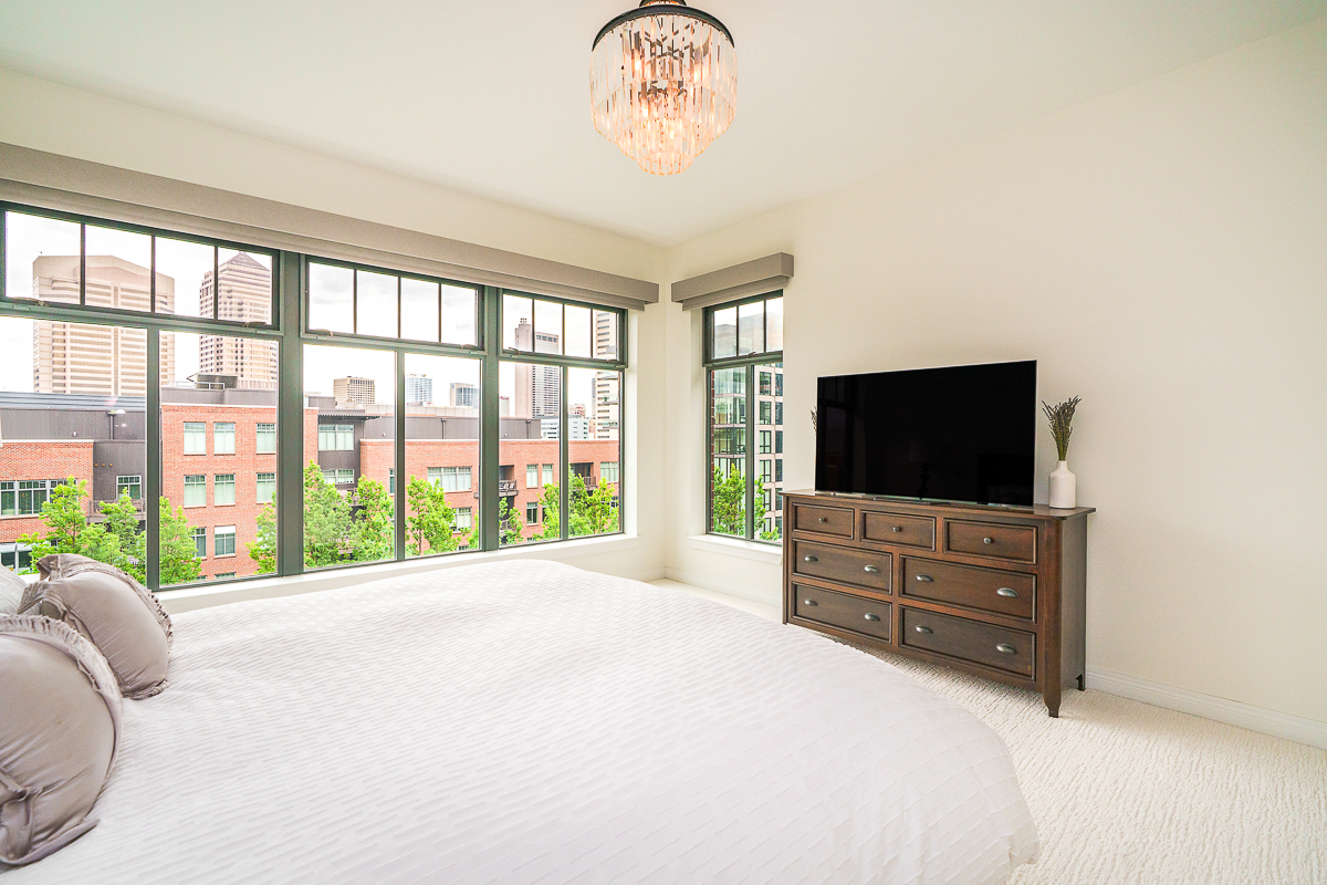 251 Daniel Burnham Sq-38