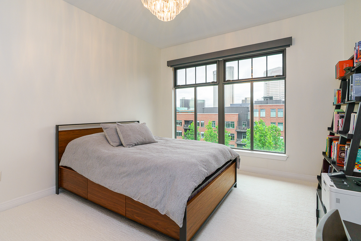 251 Daniel Burnham Sq-45