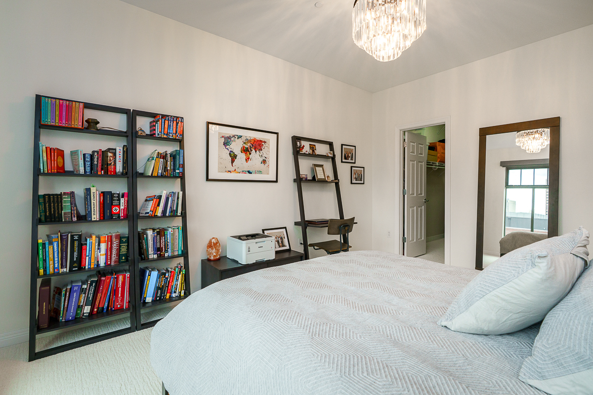 251 Daniel Burnham Sq-47