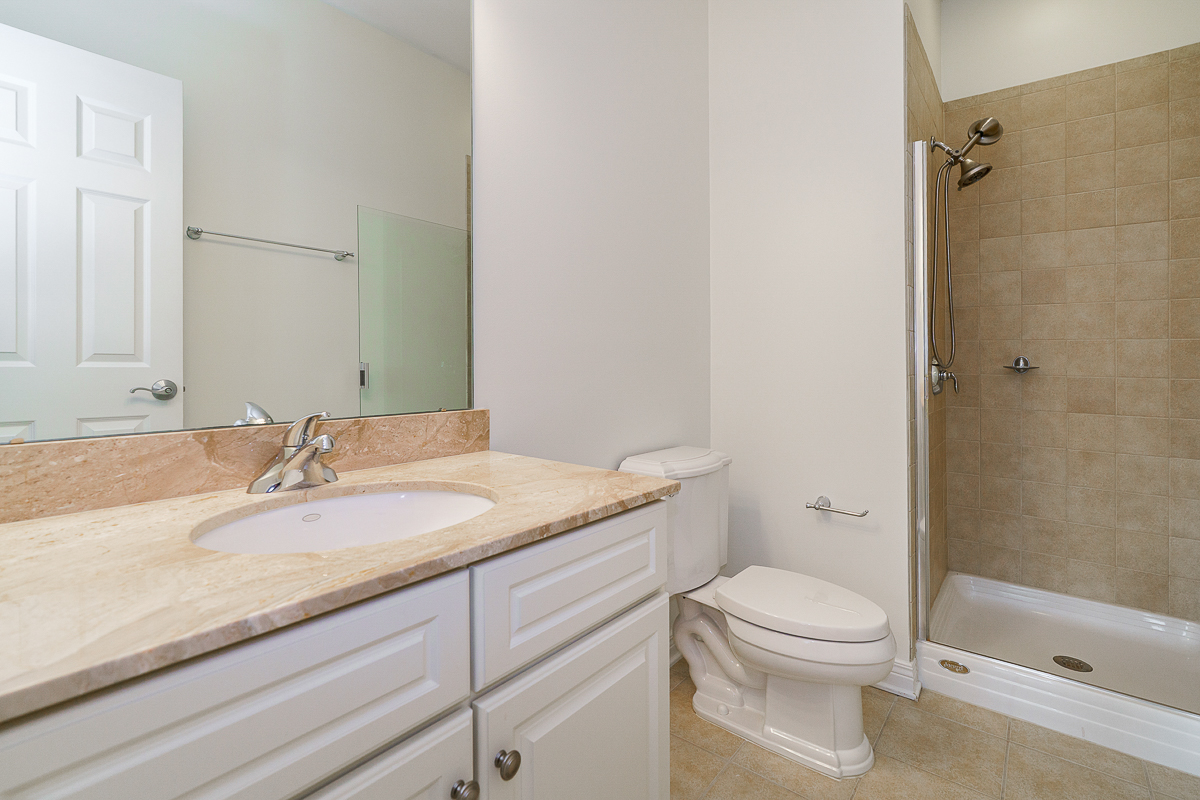 251 Daniel Burnham Sq-48