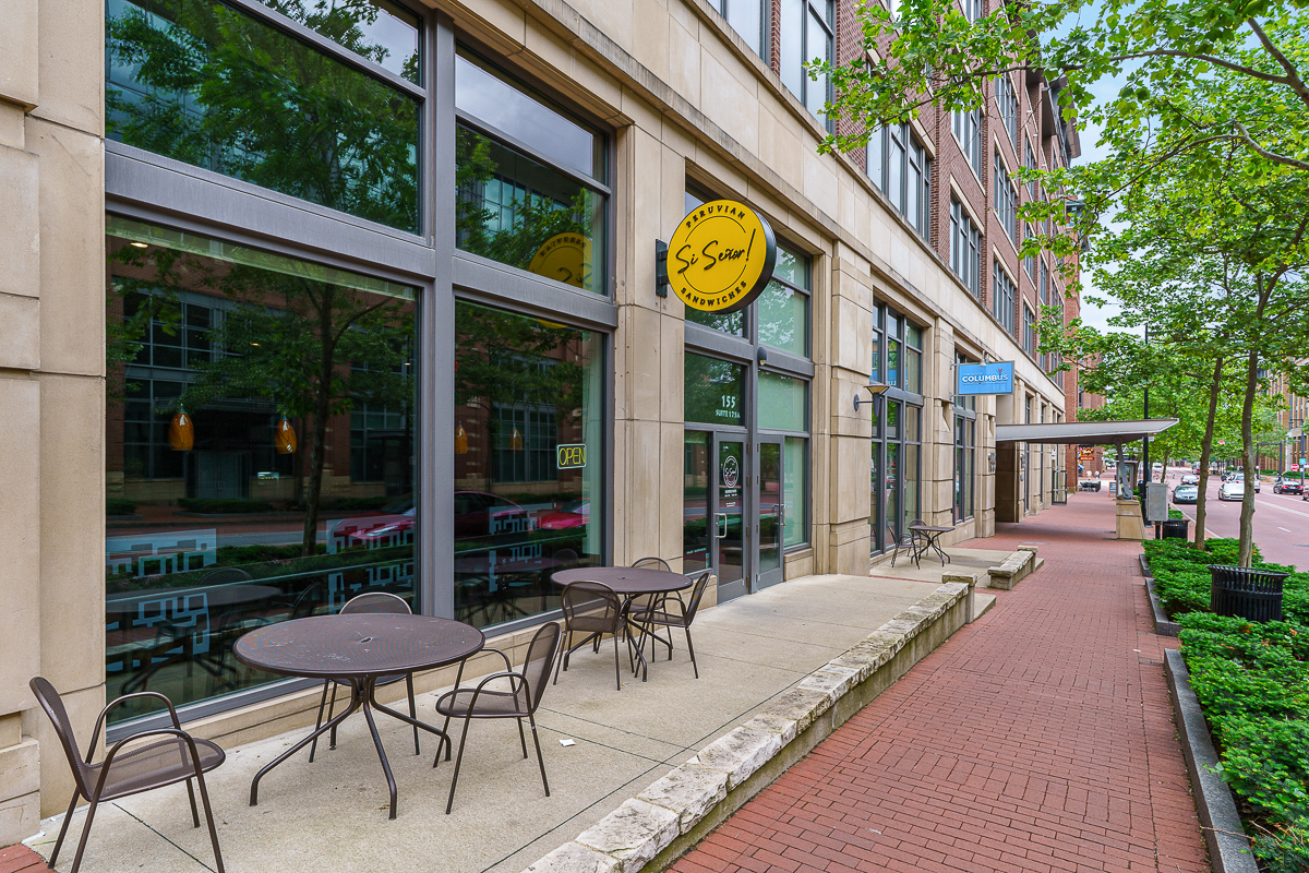 251 Daniel Burnham Sq-60