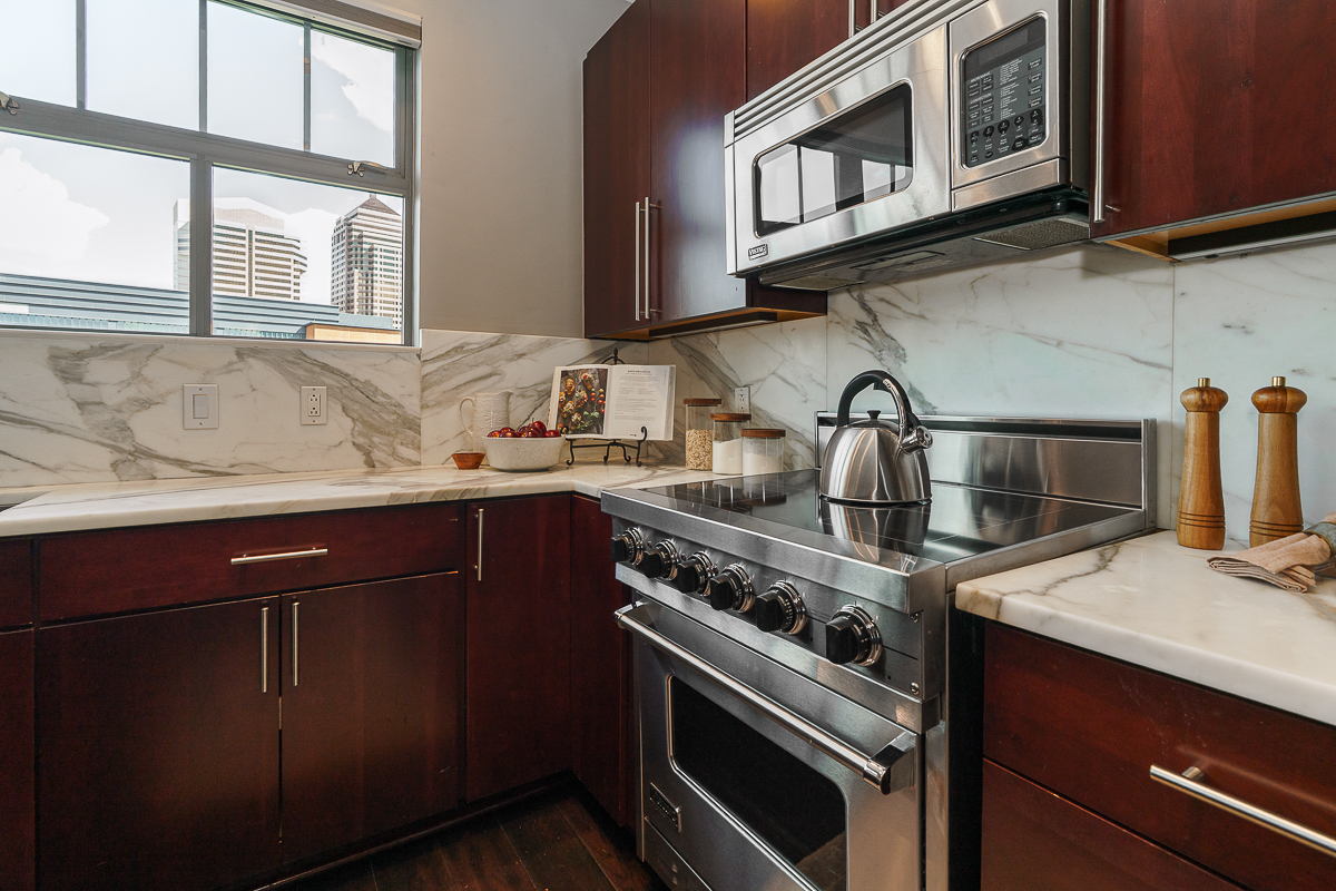 250 Daniel Burnham Sq #707-30