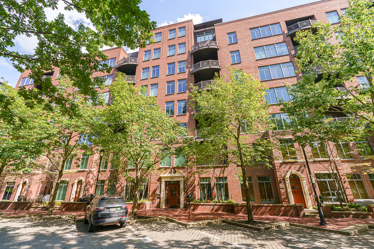 250 Daniel Burnham Sq #707-5