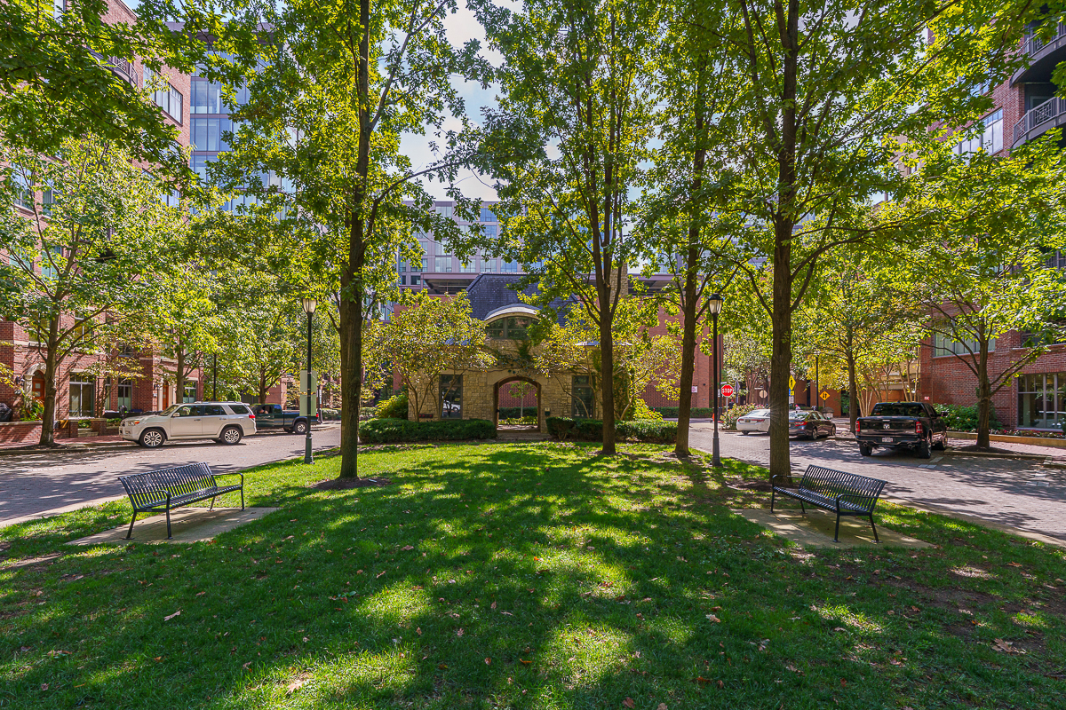 250 Daniel Burnham Sq #707-7