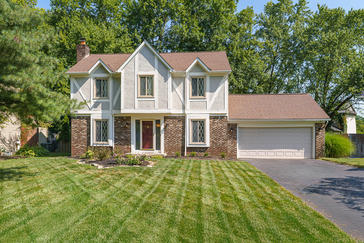 7439 Saunderlane Rd-5