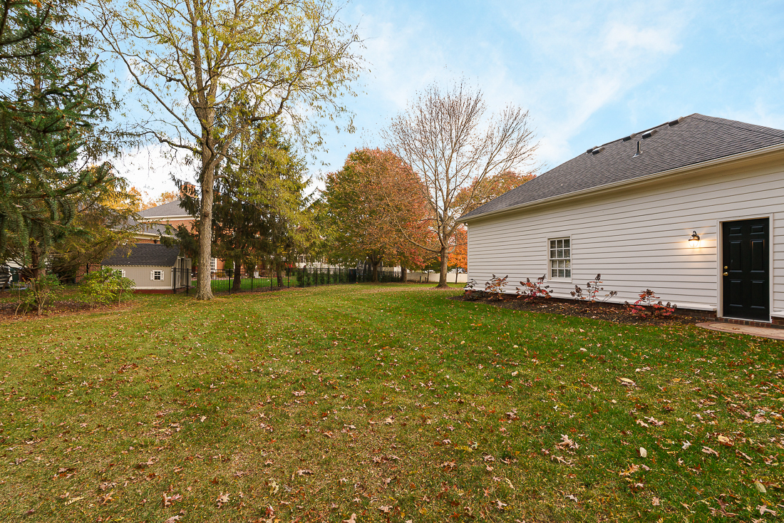 7444 Farmington Close-16