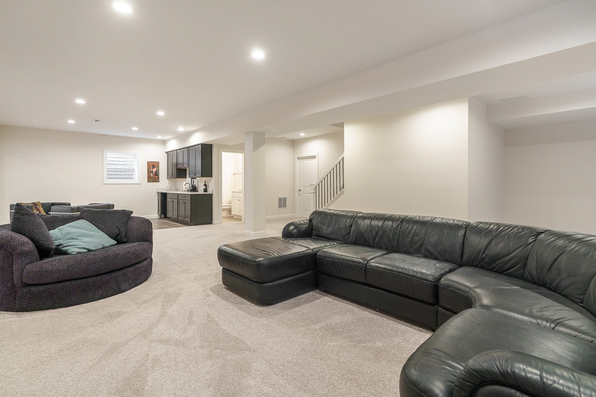 7678 Gateway Blvd-12