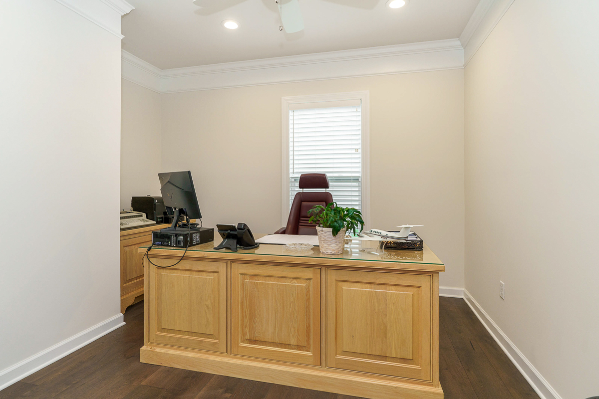 7678 Gateway Blvd-15