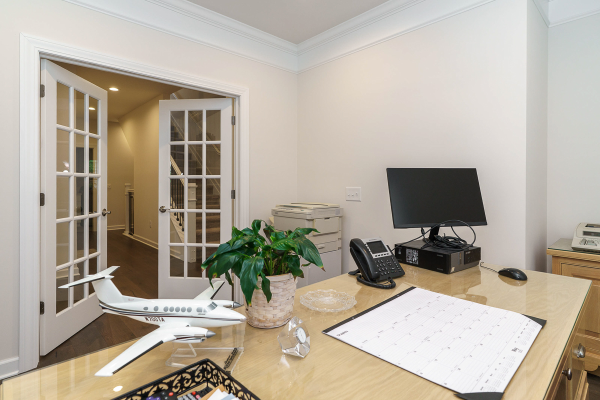 7678 Gateway Blvd-16