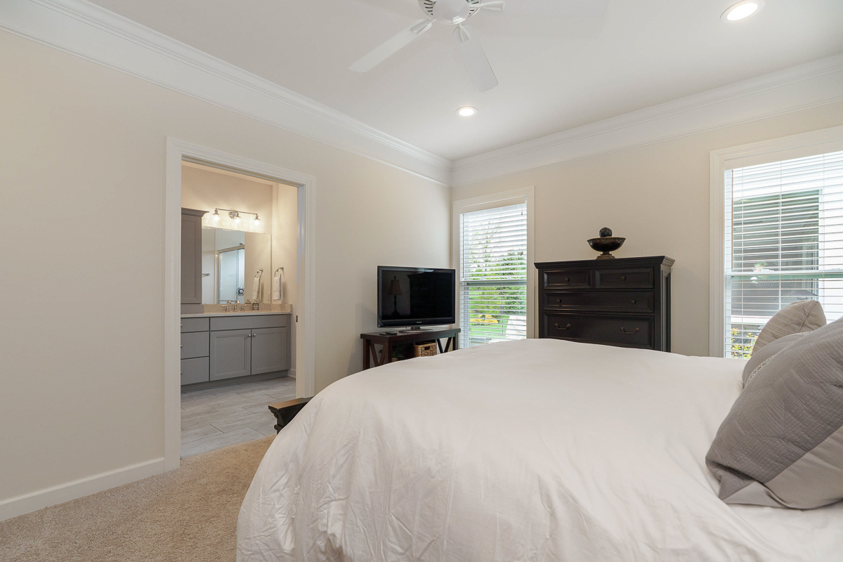 7678 Gateway Blvd-32