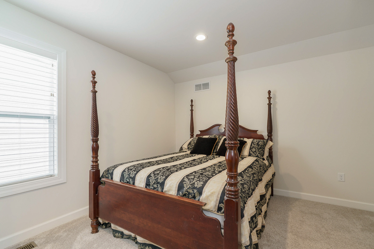 7678 Gateway Blvd-36