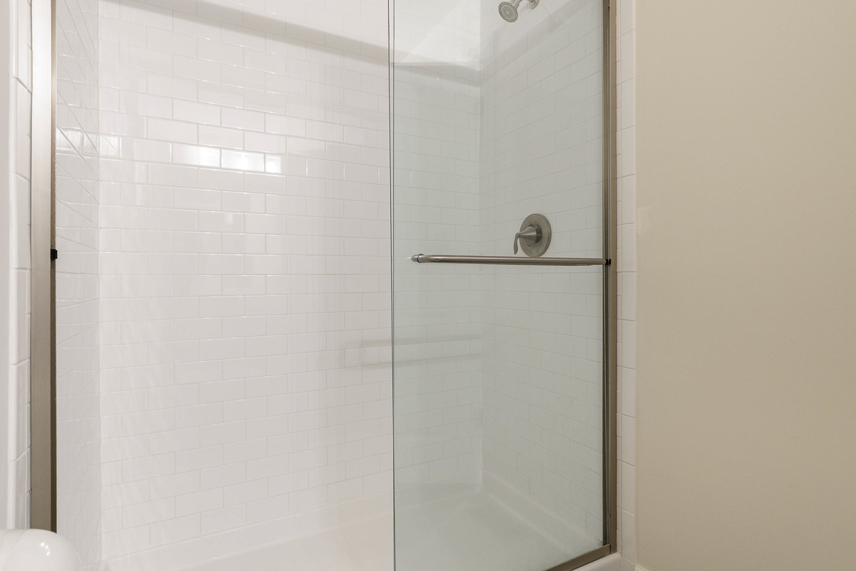 7678 Gateway Blvd-39