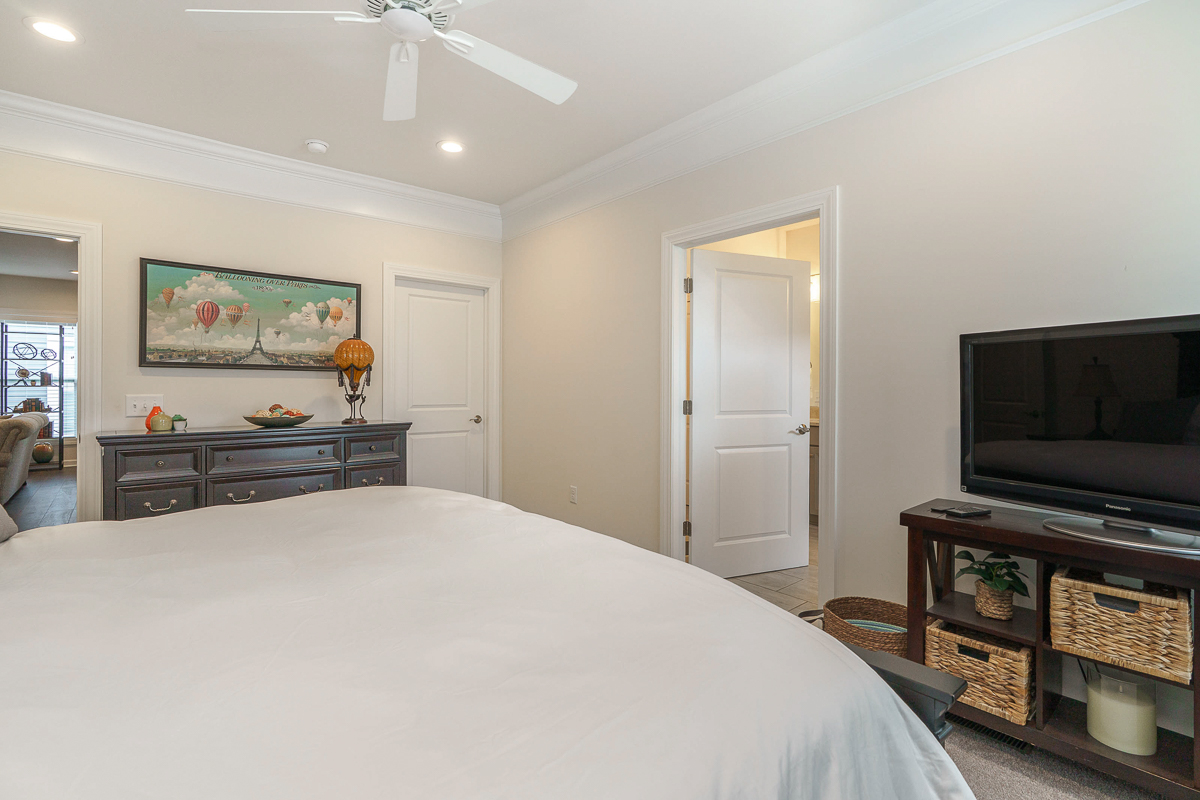 7678 Gateway Blvd-40