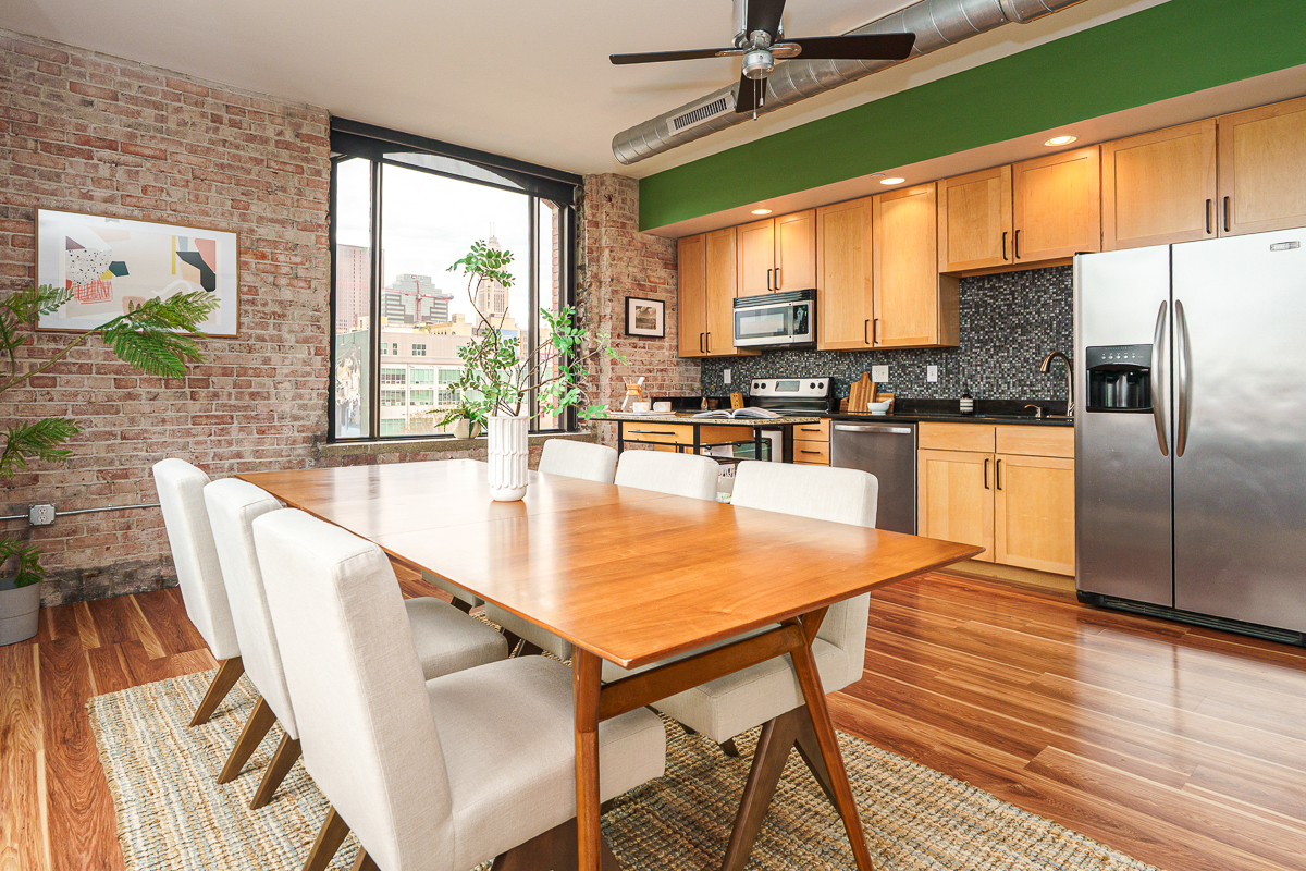 78 E Chestnut St #504-12