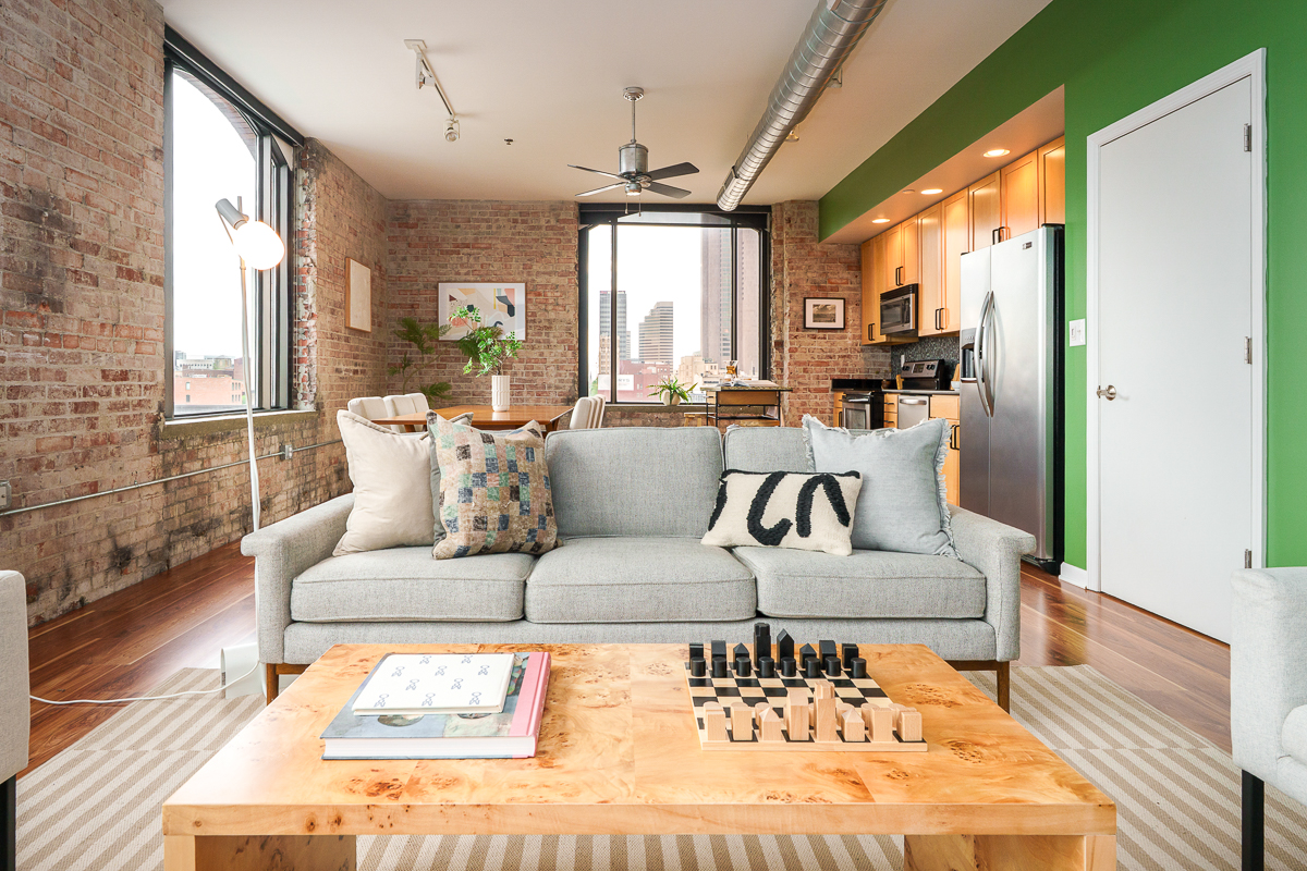 78 E Chestnut St #504-19