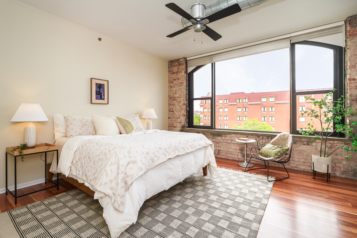 78 E Chestnut St #504-26