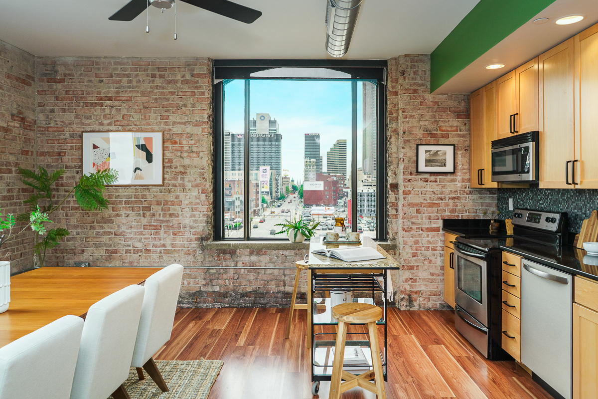 78 E Chestnut St #504-8